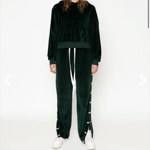 GREEN VELOUR CROPPED HOODIE